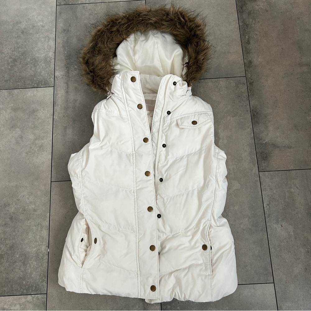 Banana Republic white puffer vest with hood Small